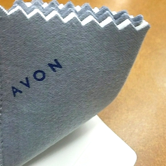 Jewelry & Watch Care Cloth - Picture 5 of 5